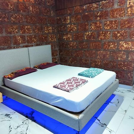 Saka Kadams Home Stay Guhāgar エクステリア 写真