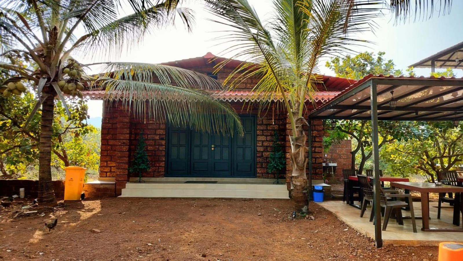 Saka Kadams Home Stay Guhāgar エクステリア 写真