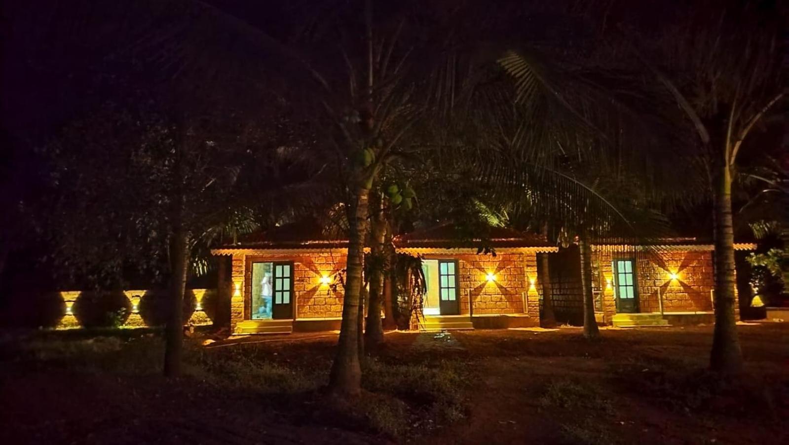 Saka Kadams Home Stay Guhāgar エクステリア 写真