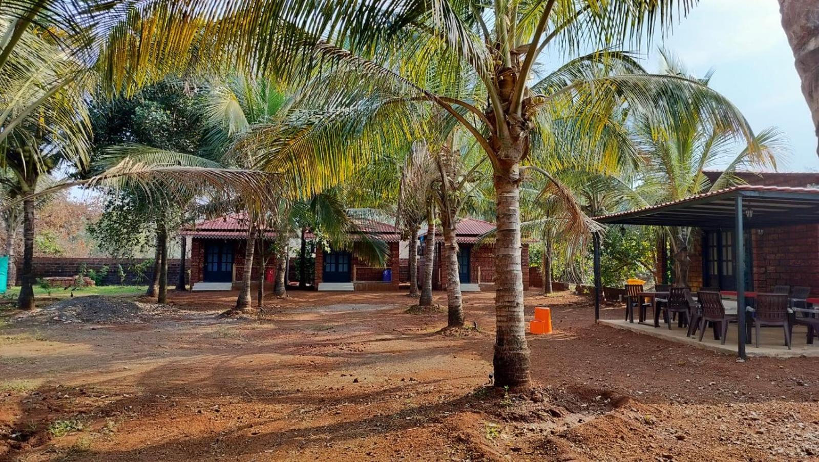Saka Kadams Home Stay Guhāgar エクステリア 写真